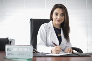 Hipotiroidismo en Mujeres Dra. Karina Aguirre Endocrinólogo Cumbaya